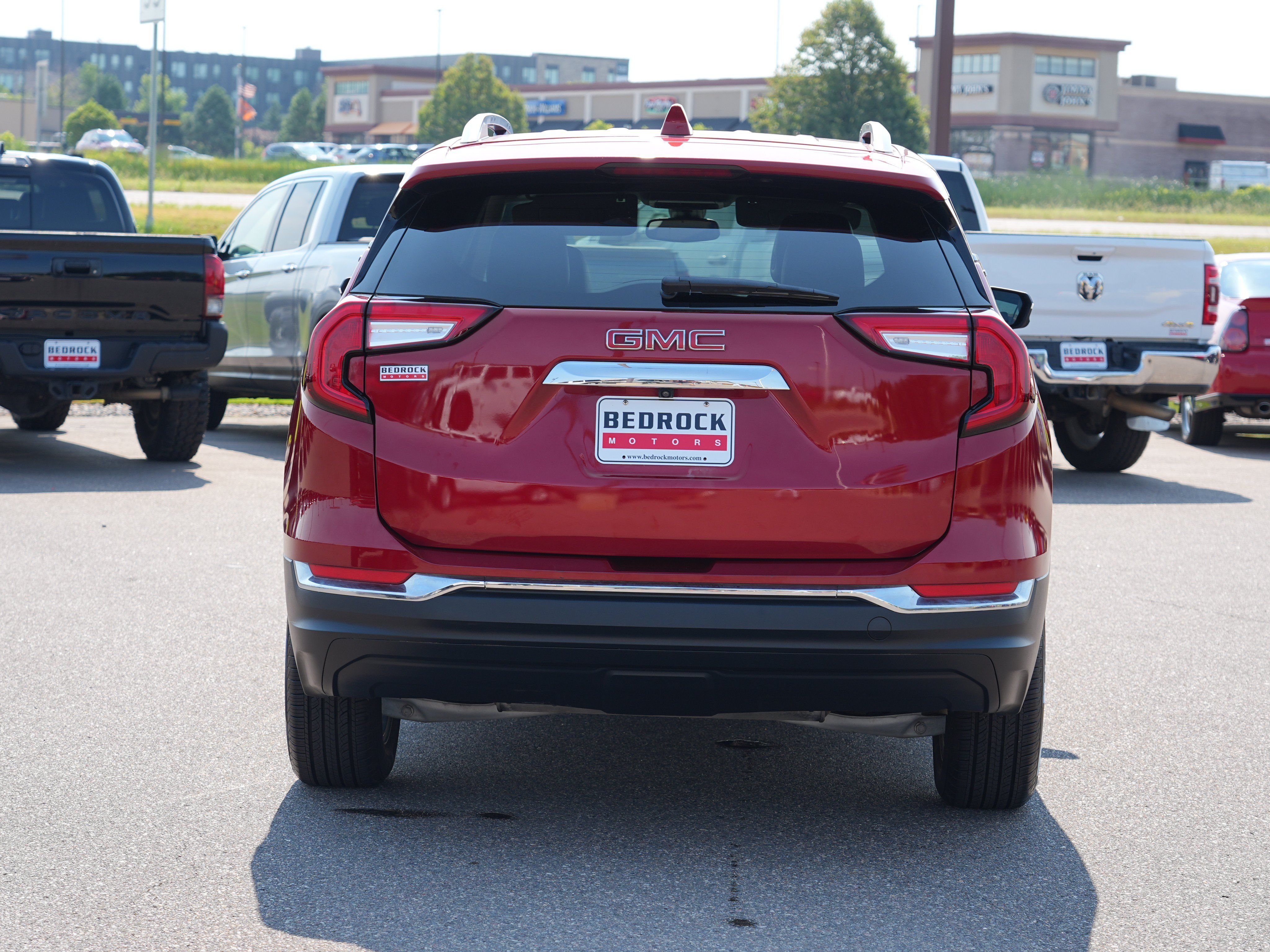 Used 2023 GMC Terrain SLT AWD/4WD image 4