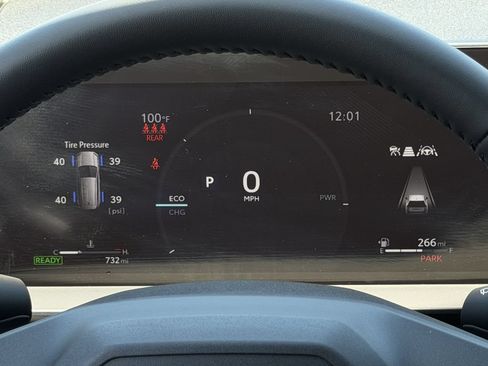 Used 2026 Toyota RAV4 SE FWD image 17