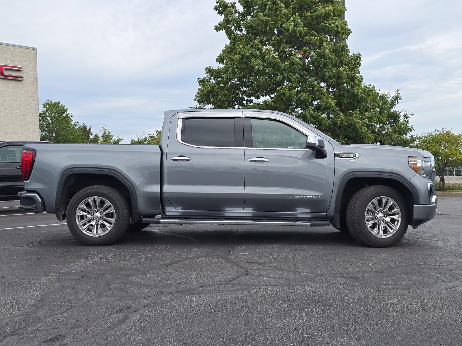 Used 2019 GMC Sierra 1500 Denali w/ Trailer Camera Package AWD/4WD image 11