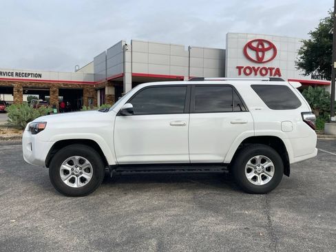 Used 2024 Toyota 4Runner SR5 AWD/4WD image 7