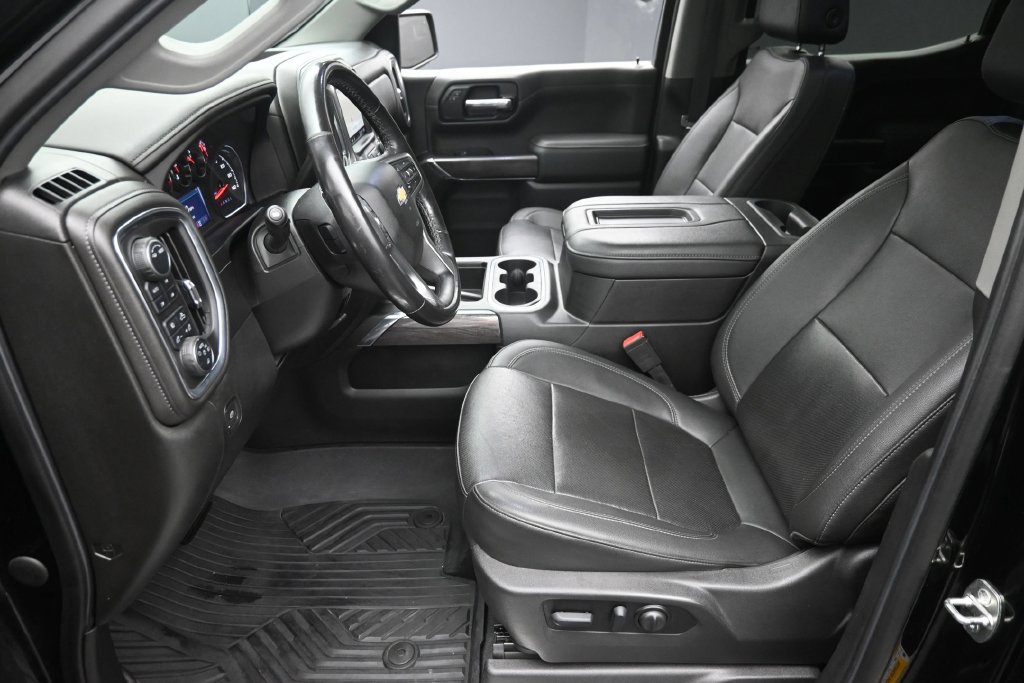 Used 2022 Chevrolet Silverado 1500 LTZ w/ LTZ Premium Package AWD/4WD image 17