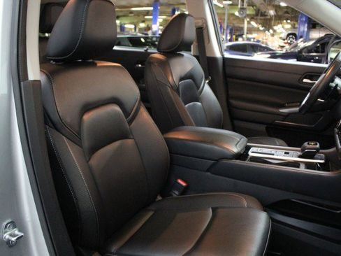 Used 2024 Nissan Pathfinder SL w/ SL Premium Package image 23