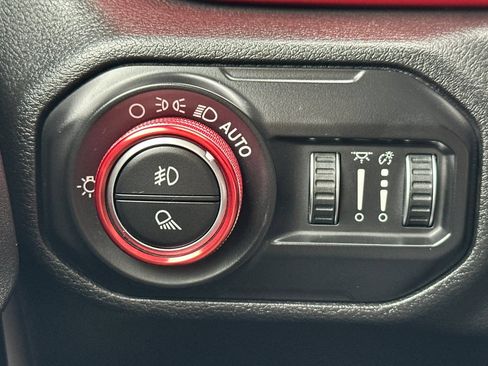 Used 2021 Jeep Gladiator Rubicon AWD/4WD image 35