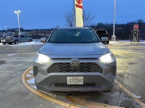 Used 2025 Toyota RAV4 XLE image 3