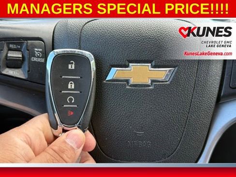 Used 2020 Chevrolet Trax LT w/ LT Convenience Package FWD image 18