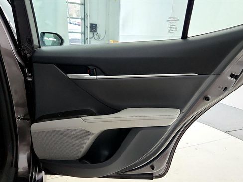 Used 2022 Toyota Camry XLE image 31