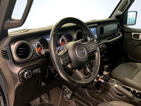 Used 2022 Jeep Gladiator Willys image 14