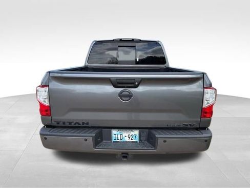 Used 2019 Nissan Titan SV w/ SV Convenience Package image 5