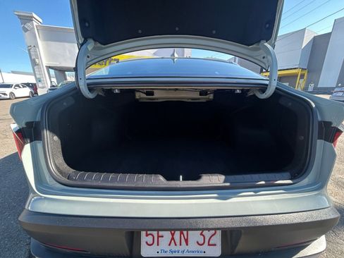 Used 2025 Kia K4 LXS image 32