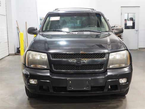 Used 2008 Chevrolet TrailBlazer LT w/ Sun And 6-Disc Cd Package image 2