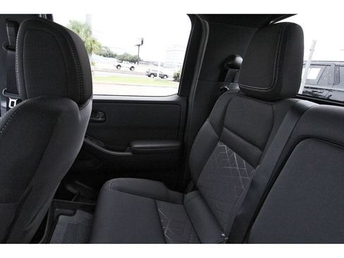 Used 2026 Nissan Frontier SV w/ SV Convenience Package RWD image 10