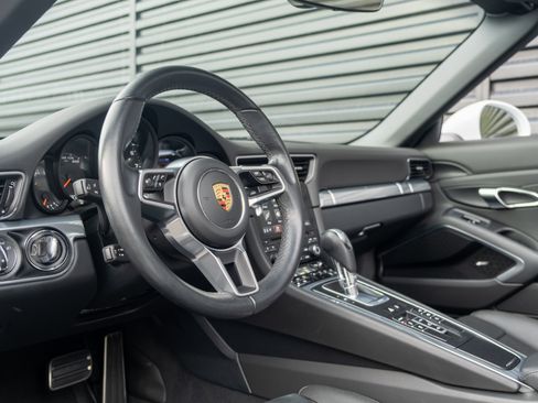 Certified 2017 Porsche 911 Carrera image 4