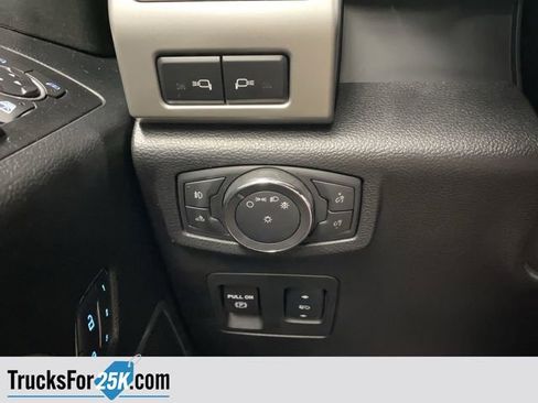 Used 2018 Ford F150 Lariat image 26