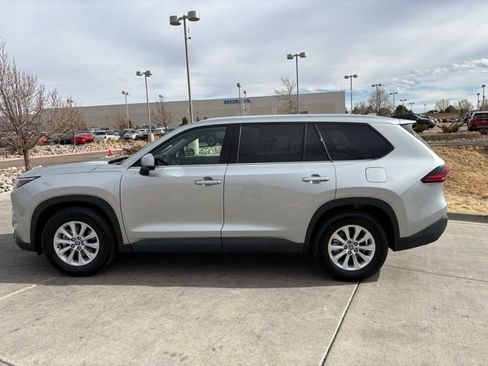 Used 2025 Toyota Grand Highlander AWD image 4