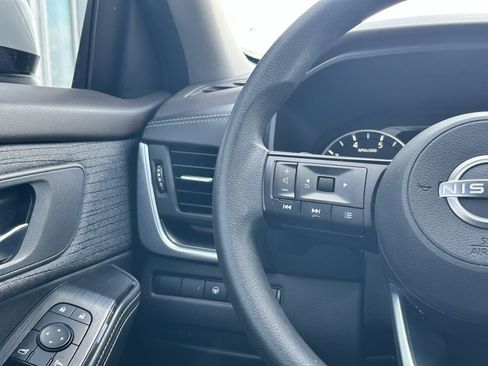 Certified 2023 Nissan Rogue SV image 13