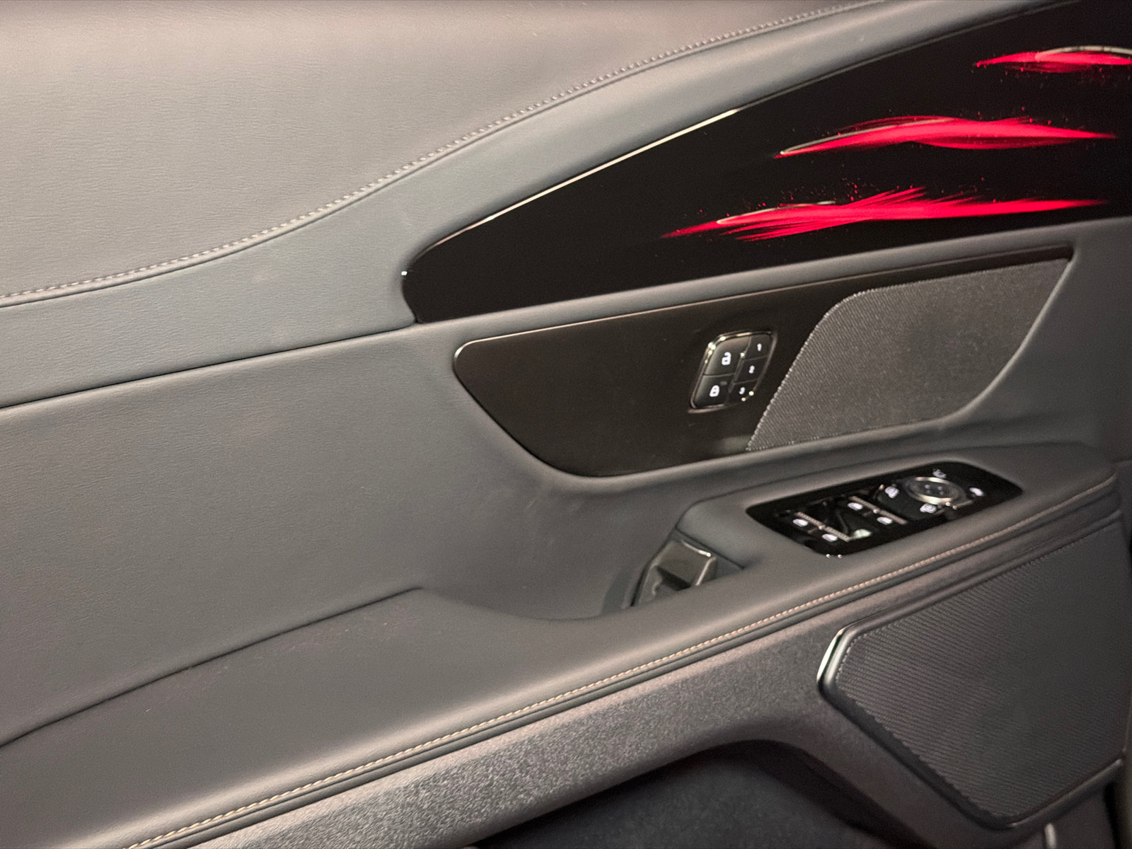 New 2026 Lincoln Nautilus Premier AWD/4WD image 19