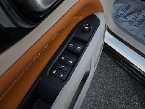 Used 2022 Jeep Compass Limited w/ Elite Group image 12