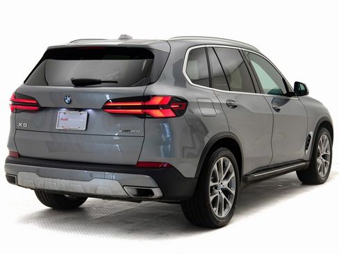Used 2024 BMW X5 xDrive40i w/ Premium Package image 3
