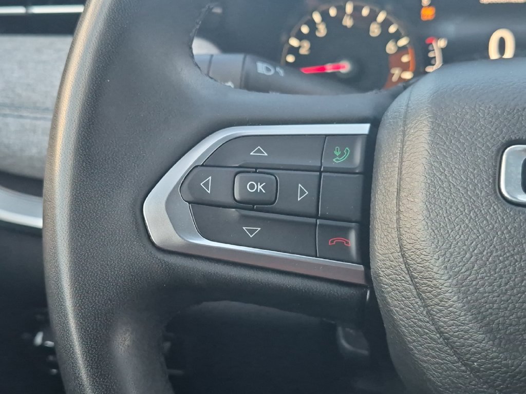 Used 2023 Jeep Compass Latitude AWD/4WD image 24