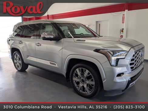 Used 2023 Toyota Sequoia Capstone image 5