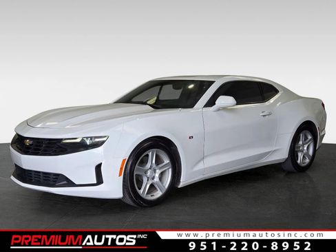 Used 2020 Chevrolet Camaro LT RWD image 1
