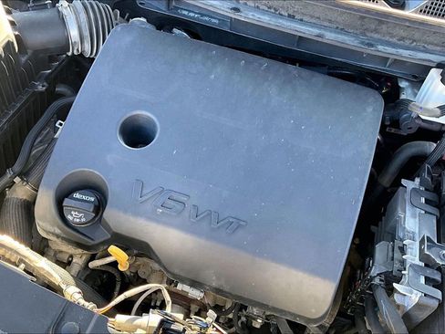 Used 2020 Chevrolet Traverse LT image 35