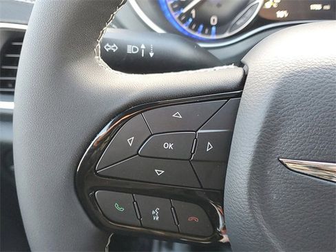 New 2026 Chrysler Pacifica Limited w/ Uconnect Theater Family Group image 23