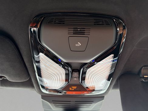 Used 2027 BMW X7 xDrive40i w/ M Sport Package AWD/4WD image 24
