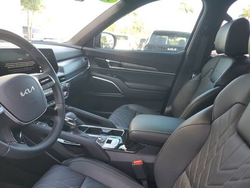 Certified 2025 Kia Telluride SX Prestige X-Line AWD/4WD image 23