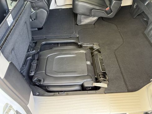 Used 2024 Chrysler Pacifica Touring-L FWD image 14