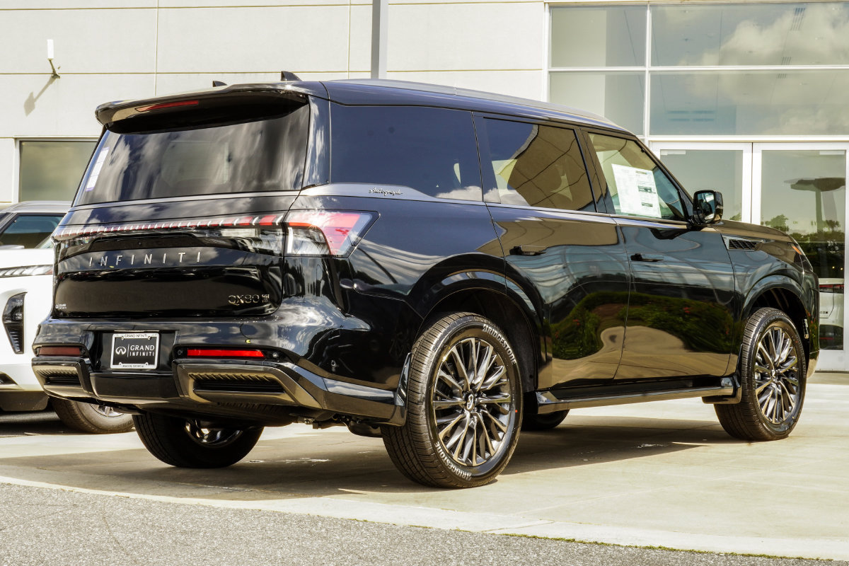 New 2026 INFINITI QX80 Autograph w/ Premium Cargo Package AWD/4WD image 12