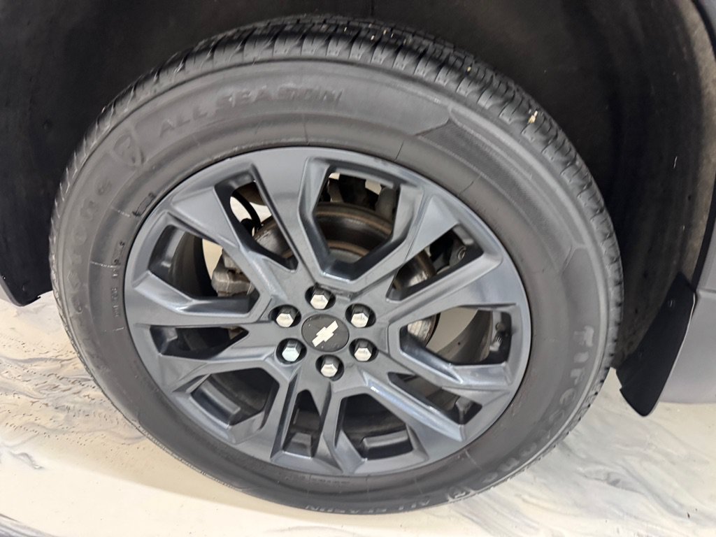 Used 2019 Chevrolet Traverse RS FWD image 11