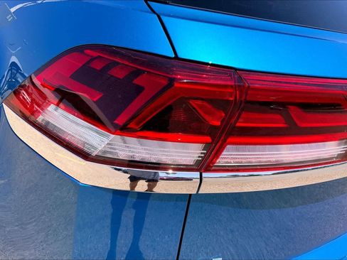 Used 2024 Volkswagen Atlas Cross Sport SE FWD image 29