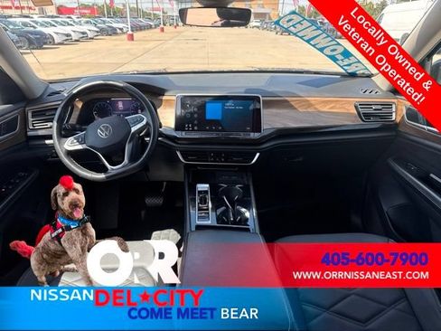 Used 2025 Volkswagen Atlas SE FWD image 14