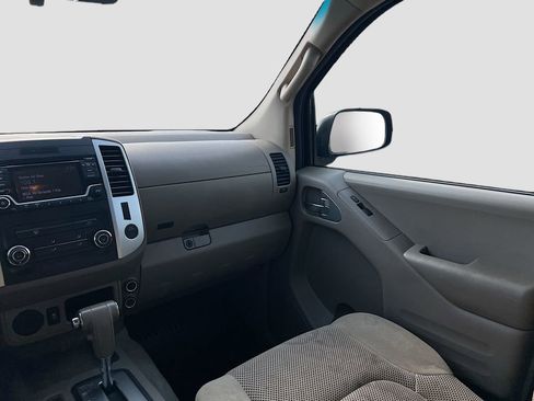 Used 2015 Nissan Frontier SV RWD image 19