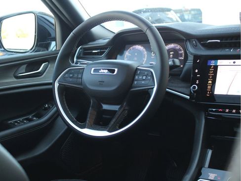New 2026 Jeep Grand Cherokee L 4WD image 13