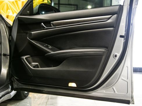 Used 2022 Honda Accord EX-L image 28