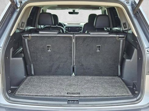 Used 2023 Volkswagen Atlas SE w/ Panoramic Sunroof Package image 6