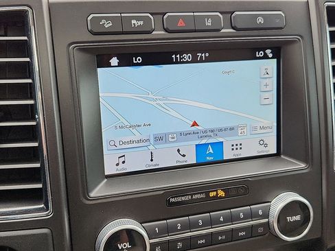 Used 2019 Ford Expedition Limited w/ Equipment Group 301A AWD/4WD image 22