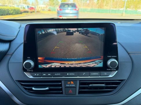 Used 2021 Nissan Altima 2.5 SR w/ SR Premium Package image 22