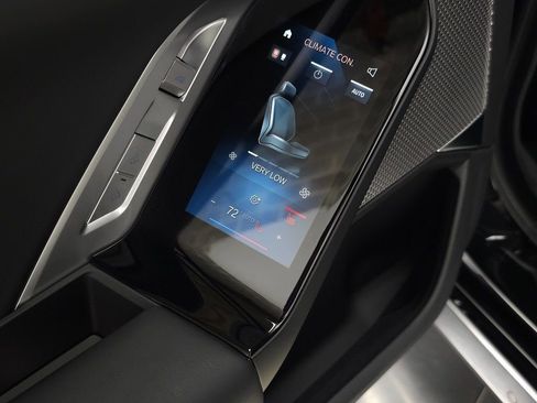 Used 2025 BMW 760i xDrive w/ Executive Package image 47