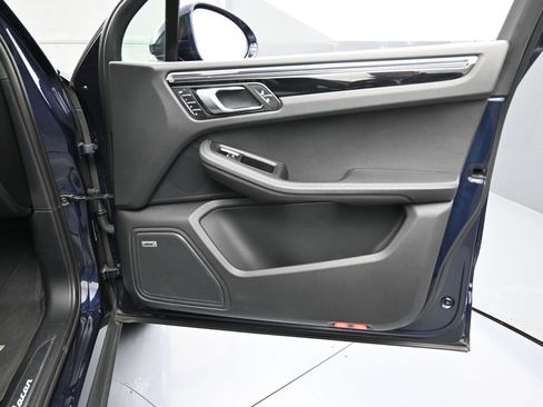 Certified 2023 Porsche Macan Turbo image 28