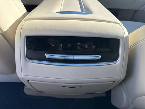 Used 2024 Cadillac Escalade ESV Sport Platinum AWD/4WD image 32