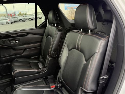 Certified 2025 Honda Pilot TrailSport image 32