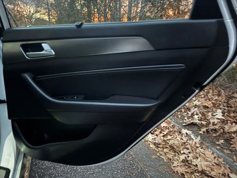 Used 2015 Hyundai Sonata Limited 2.0T w/ Cargo Package image 12