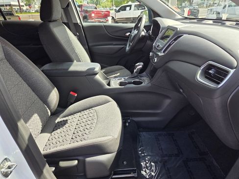 Used 2024 Chevrolet Equinox LT FWD image 16