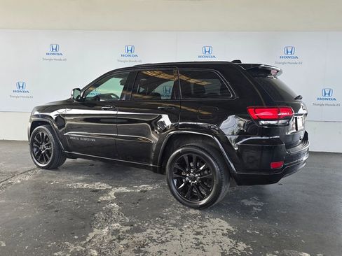 Used 2021 Jeep Grand Cherokee Laredo X RWD image 4