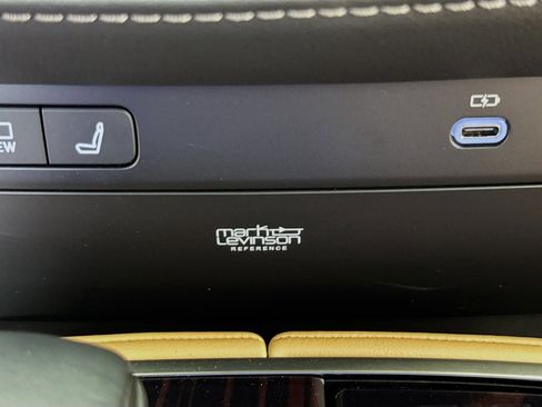 Used 2024 Lexus LS 500 w/ Interior Upgrade Package image 24