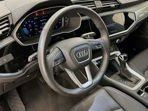 Used 2025 Audi Q3 2.0T Premium image 18