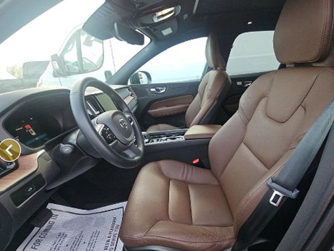Used 2024 Volvo XC60 B5 Plus image 2